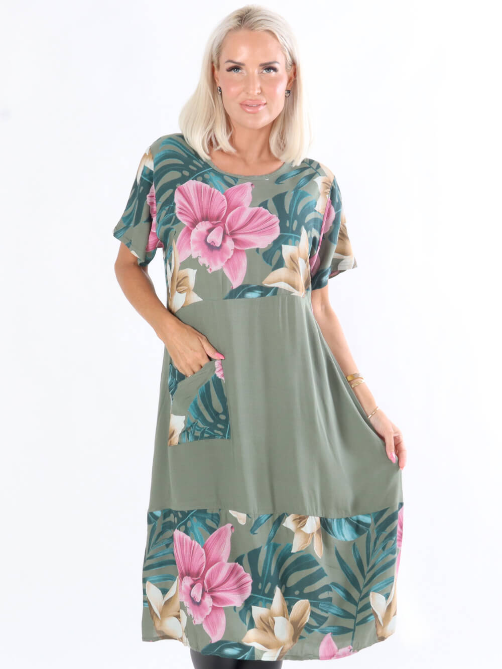 Taimi - Klänning med blommönster och ficka